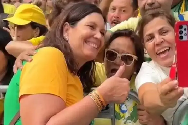 Advogados acionam PGR contra Bia Kicis por acusações contra Moraes