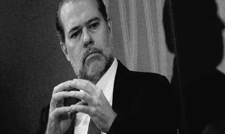 Advogados de Trump criticam ato de Toffoli que empoderou Moraes no STF