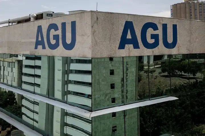 AGU pede bloqueio de bens de mais 14 investigados por fraude no INSS