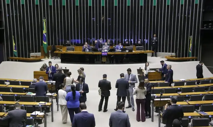 Aprovado texto-base de projeto que regulamenta tributo para serviços de streaming