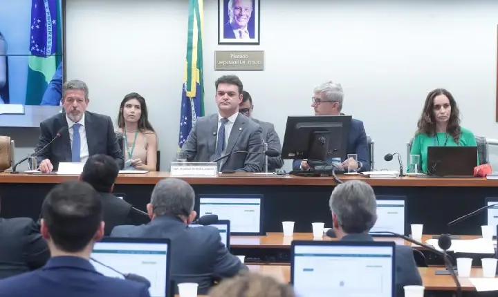 Arthur Lira pode rever alíquotas de Imposto de Renda para os mais ricos