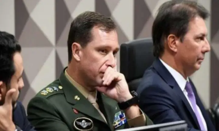 As conversas entre Moraes e o comandante do Exército, segundo Mauro Cid