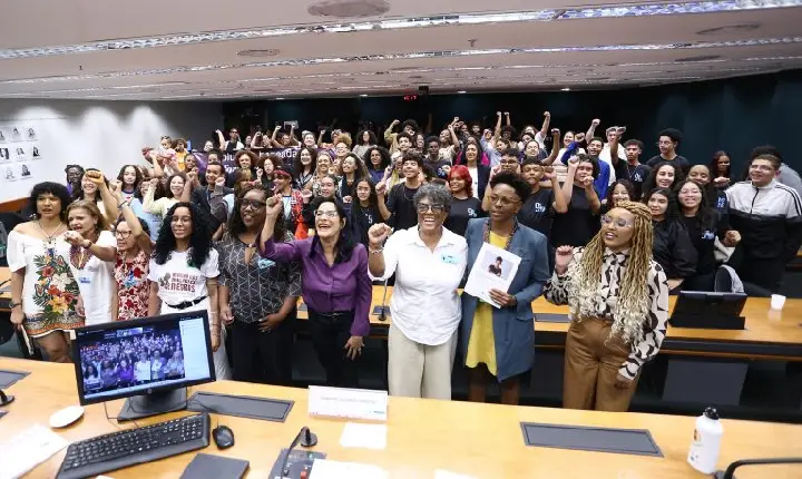 Às vésperas da Marcha das Mulheres Negras, especialistas apontam disparidades no mercado de trabalho