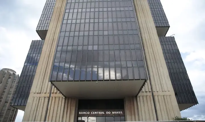 Bancos Centrais do Brasil e da China assinam acordo de troca de moedas