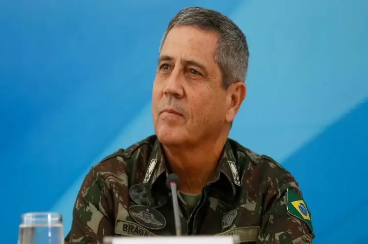 Braga Netto pede fim da prisão preventiva após interrogatório