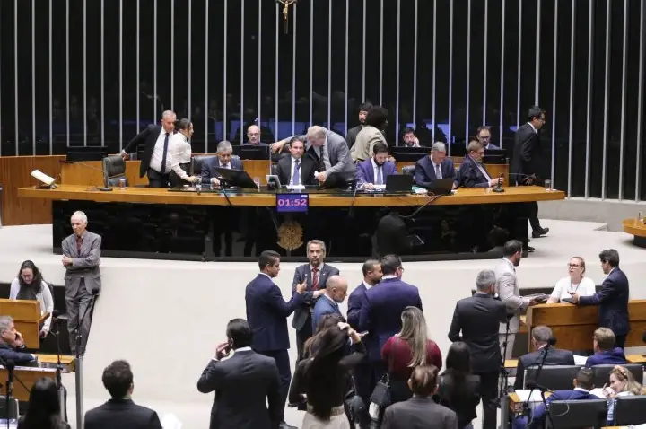 Câmara aprova autorização para estabelecimento comercial divulgar imagens de pessoas flagradas cometendo crime