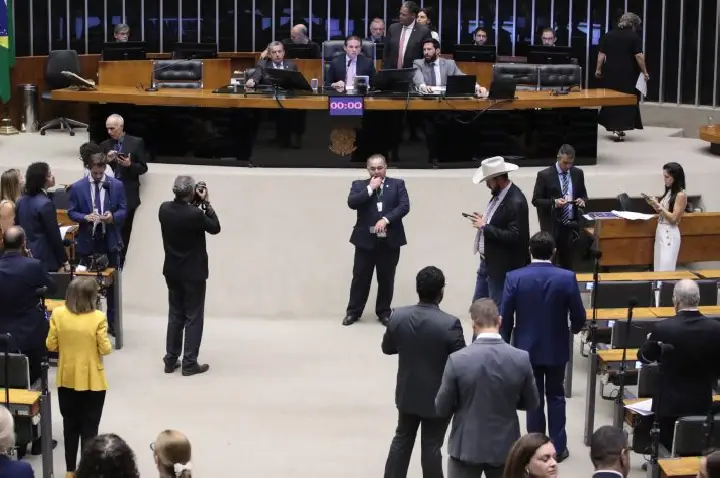 Câmara aprova MP que prevê isenção da taxa de verificação de taxímetros