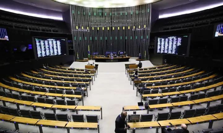 Câmara aprova novos critérios para Justiça decretar prisão preventiva
