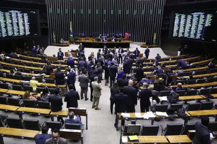 Câmara aprova projeto que amplia número de deputados federais
