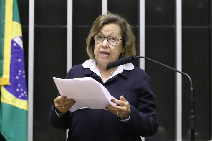 Câmara aprova projeto que exige uso de linguagem simples na comunicação de órgãos públicos