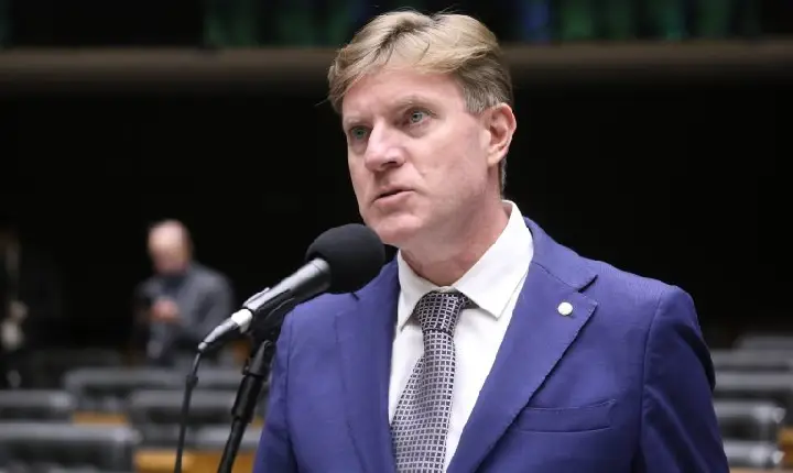 Câmara aprova projeto que obriga companhias aéreas a dar assistência a familiares de vítimas de acidentes