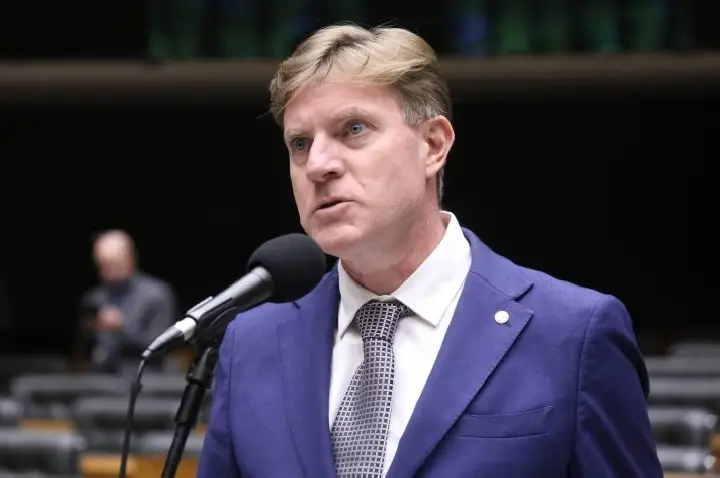 Câmara aprova projeto que obriga companhias aéreas a dar assistência a familiares de vítimas de acidentes