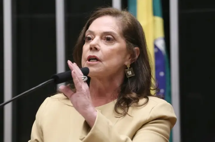 Câmara aprova projeto que obriga o SUS a oferecer acesso a terapias avançadas contra o câncer