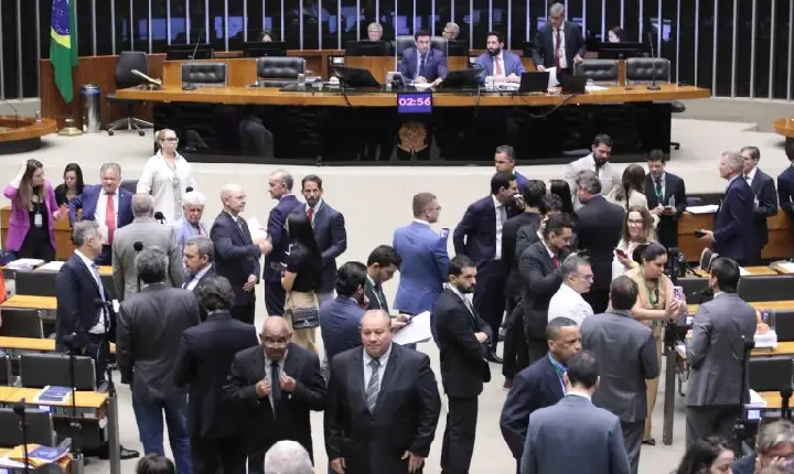 Câmara aprova projeto que transforma cargos no Tribunal Regional do Trabalho em Cuiabá