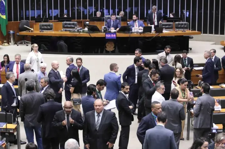 Câmara aprova projeto que transforma cargos no Tribunal Regional do Trabalho em Cuiabá