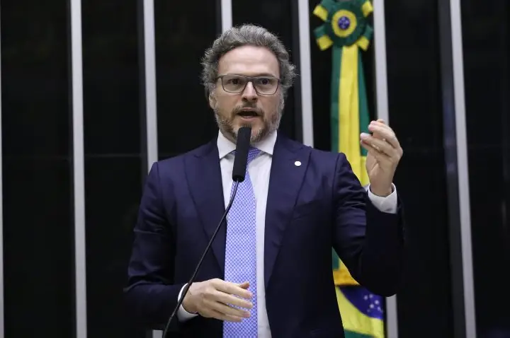 Câmara aprova proposta que define o crime de tráfico de animais silvestres; acompanhe