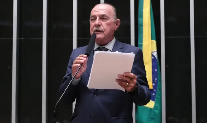 Câmara aprova regras para funcionamento de farmácias dentro de supermercados