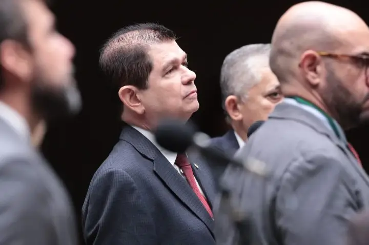 Câmara aprova texto-base com regras para o IBS previsto na reforma tributária