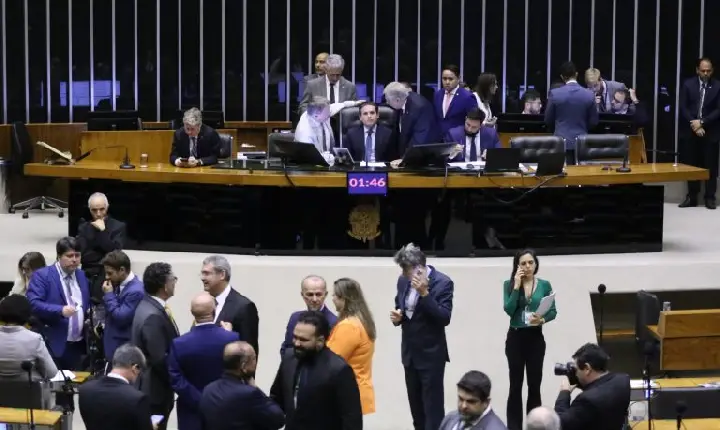 Câmara rejeita recurso e confirma envio ao Senado de projeto sobre controle de constitucionalidade no STF