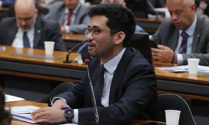 Comissão aprova acesso gratuito à agua potável e a sanitários a entregadores de aplicativos