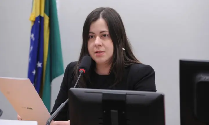 Comissão aprova agravante para violência institucional contra mulher vítima de violência doméstica