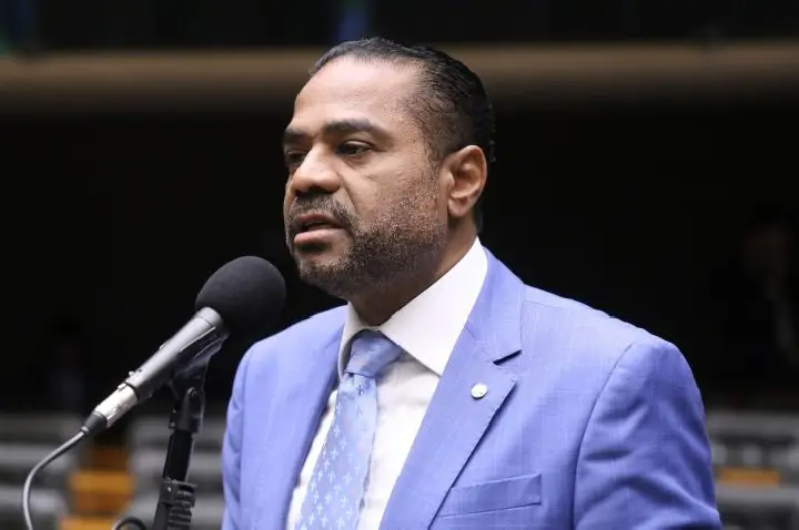 Comissão aprova alerta em rótulo sobre efeito de remédio em motoristas