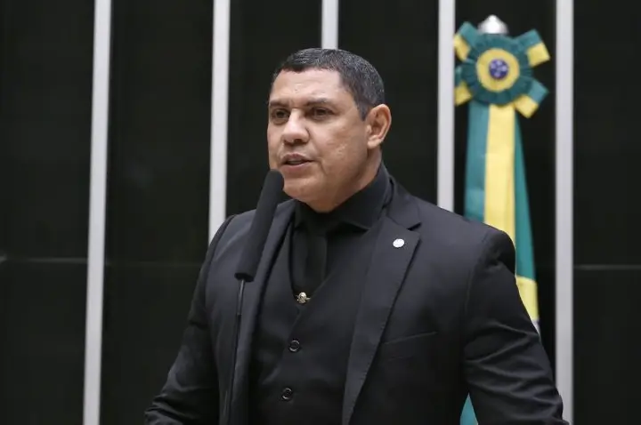 Comissão aprova apoio federal para iluminação LED em cidades com baixa cobertura e casos de violência