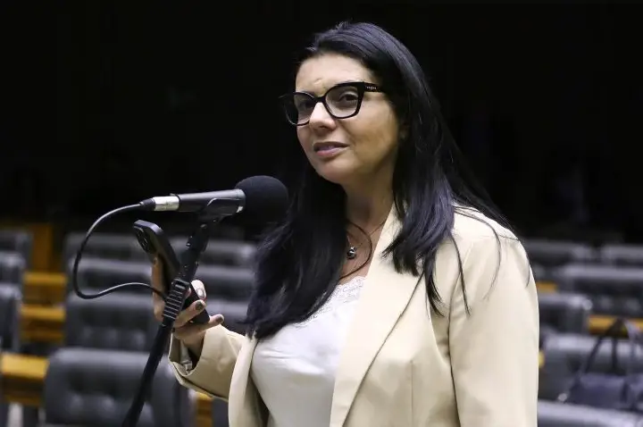 Comissão aprova até 4 anos de prisão para agente público que impedir ilegalmente acesso de cidadãos a armas