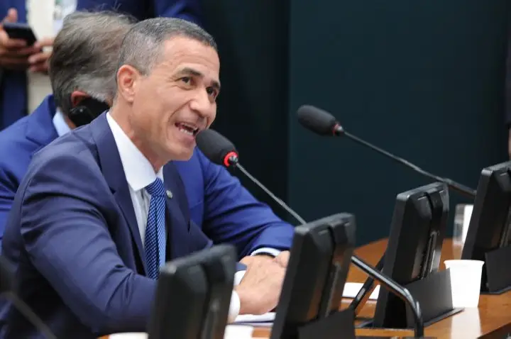 Comissão aprova aumento de pena para crimes contra agentes de segurança