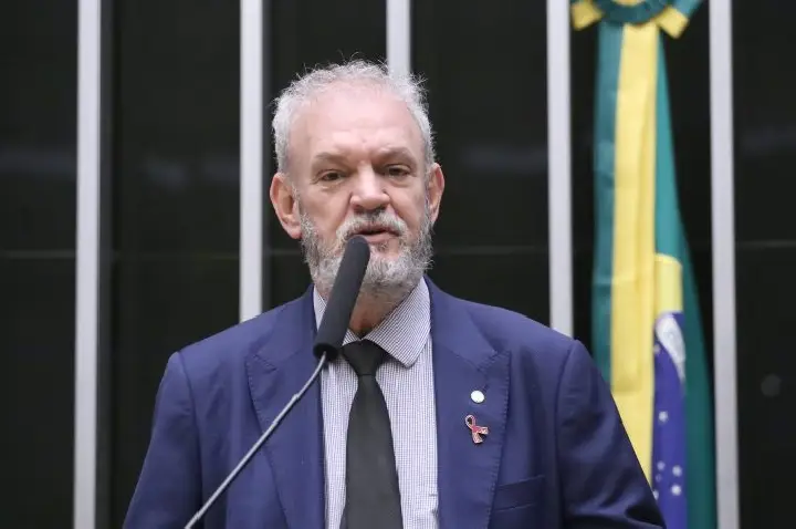 Comissão aprova criação de política nacional de combate à sífilis congênita