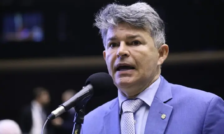 Comissão aprova exigência de receita médica para venda de antibióticos veterinários