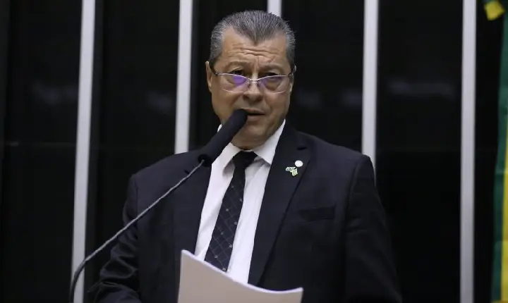 Comissão aprova inclusão da podologia na lista de serviços sujeitos ao ISS