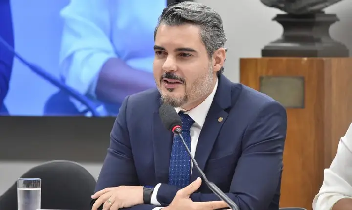 Comissão aprova inclusão de faixas exclusivas para motos na Política Nacional de Mobilidade Urbana