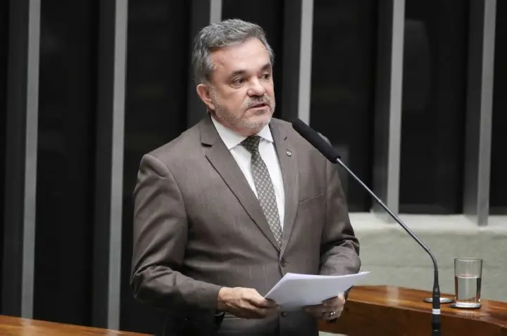 Comissão aprova multa para grande empresa que atrasa pagamento a fornecedor