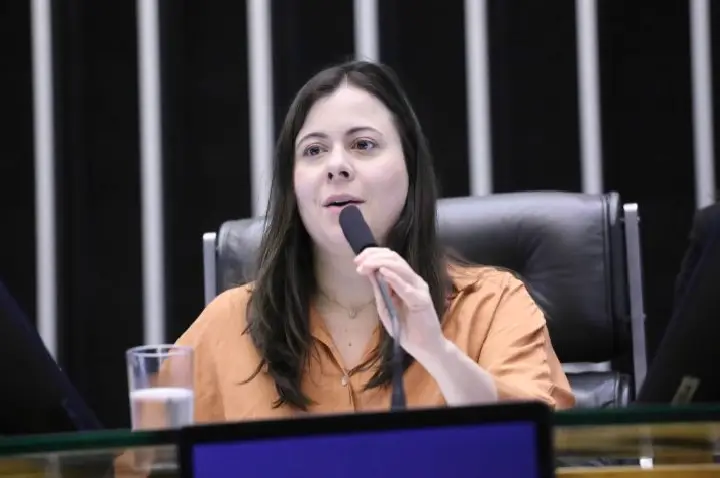 Comissão aprova obrigação de agressor pagar tratamento psicológico de vítimas de violência doméstica