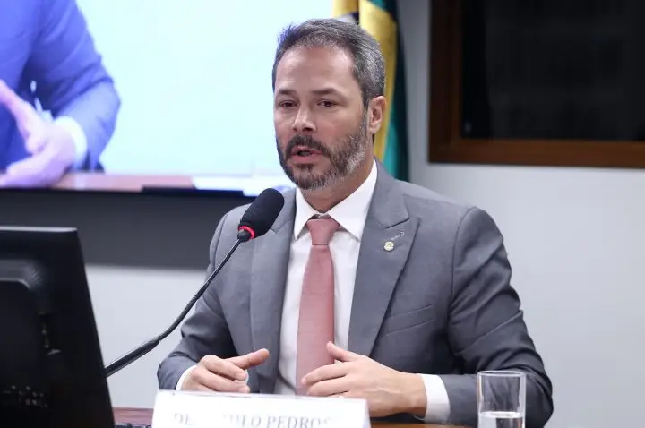 Comissão aprova obrigação de distribuidoras divulgarem arrecadação da taxa de iluminação pública