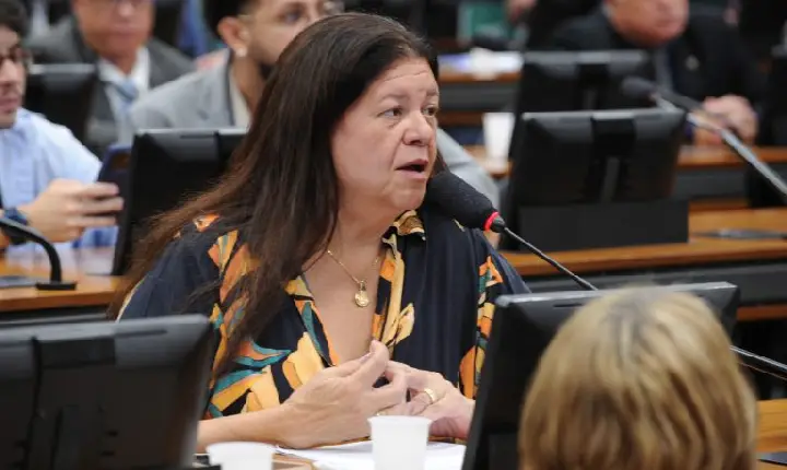 Comissão aprova obrigação de entidades voltadas a crianças e adolescentes terem cópia do ECA para consulta