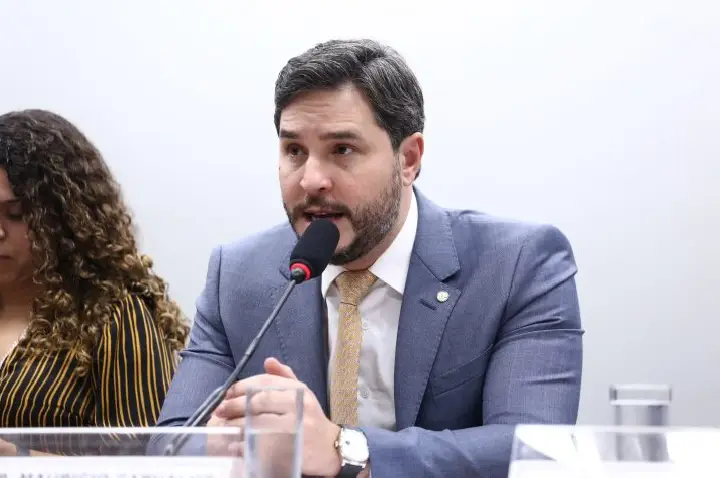 Comissão aprova obrigatoriedade de infraestrutura adequada em escolas públicas