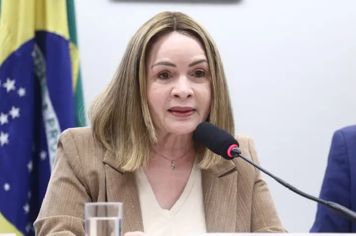 Comissão aprova piso salarial para profissionais técnicos da educação