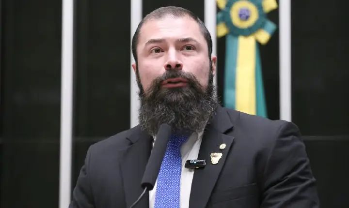 Comissão aprova porte de arma para vigilantes fora do horário de serviço