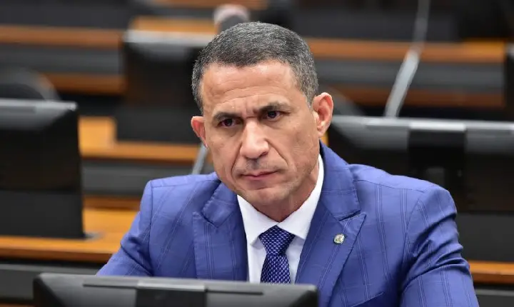 Comissão aprova possibilidade de juiz proibir entrada em estádio de agressor de mulher