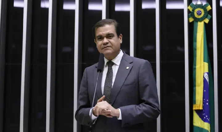 Comissão aprova prazo máximo de dez dias antes da viagem para agência de turismo emitir bilhete aéreo