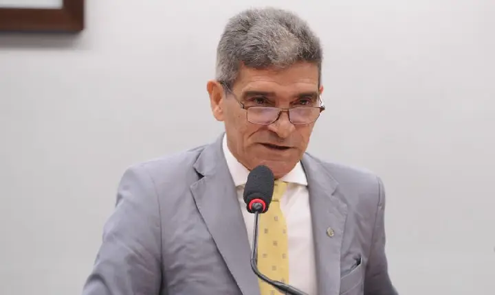Comissão aprova prazo para INSS analisar documentação de pescador e pagar seguro-defeso