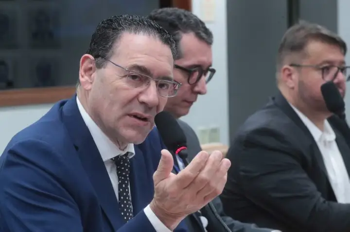 Comissão aprova proibição da venda de cigarro perto de escolas