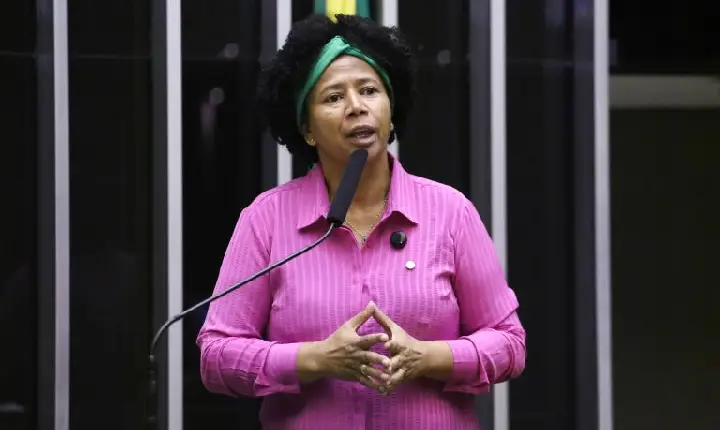 Comissão aprova proibição do uso de constelação familiar no Judiciário