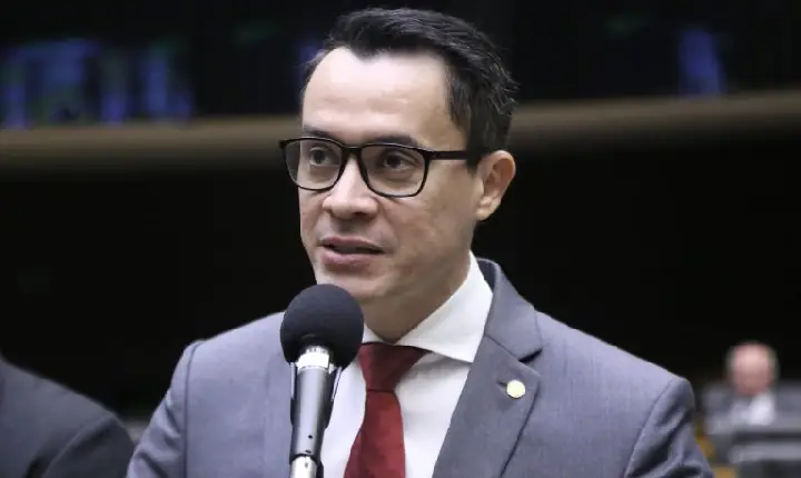 Comissão aprova projeto para aumentar segurança de pedestres com deficiência