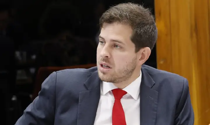 Comissão aprova projeto que amplia isenção de ISS para exportações de serviços