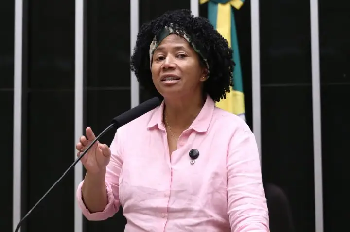 Comissão aprova projeto que cria cadastro no SUS de mulheres em situação de vulnerabilidade com risco de câncer