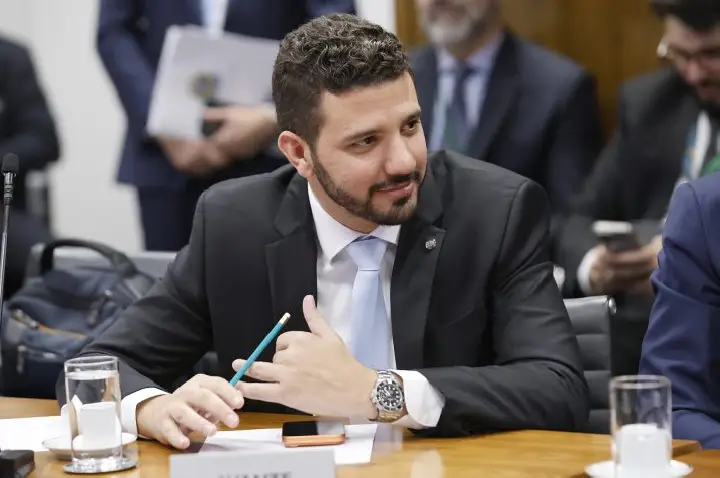 Comissão aprova projeto que cria programa para melhoria das estradas vicinais