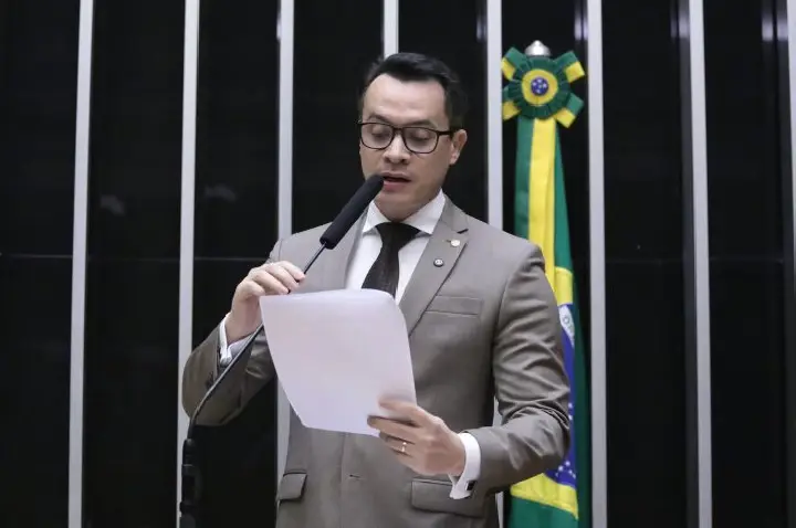 Comissão aprova projeto que dá previsão legal para Disque 100 e prioriza pessoa idosa na telessaúde
